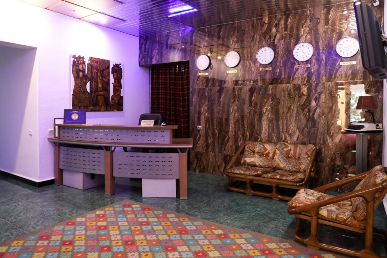 Hotel No Problem à Erévan Extérieur photo