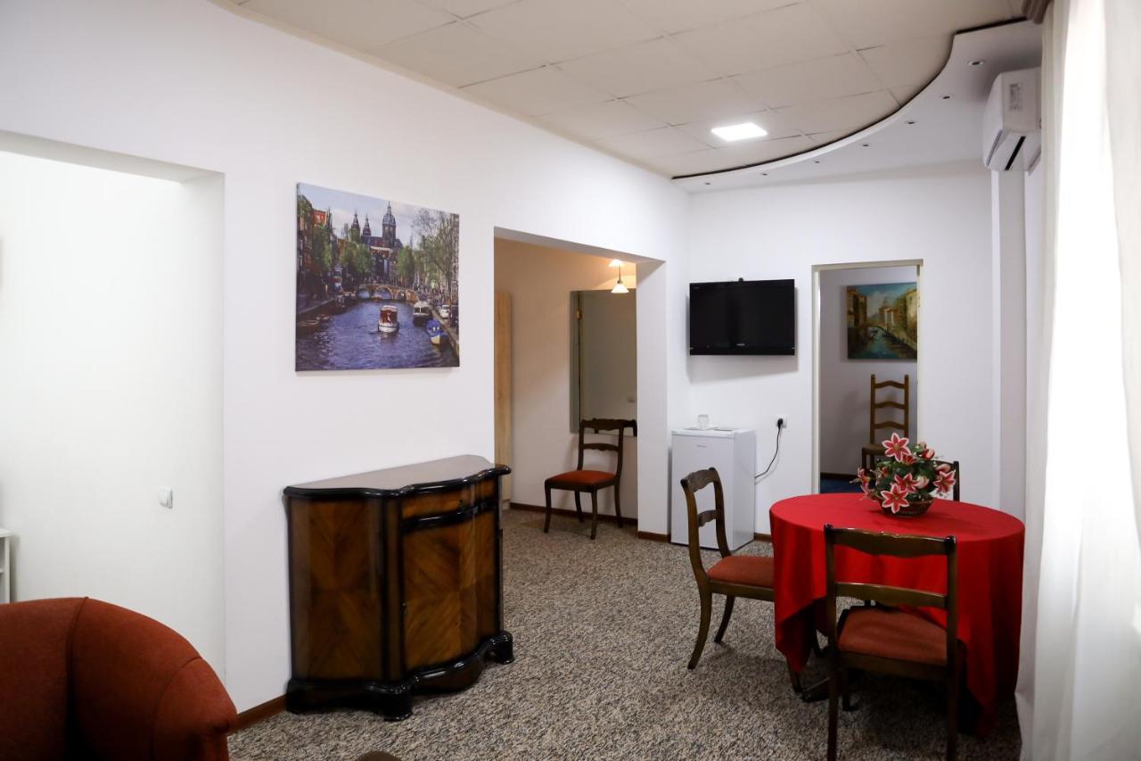 Hotel No Problem à Erévan Extérieur photo