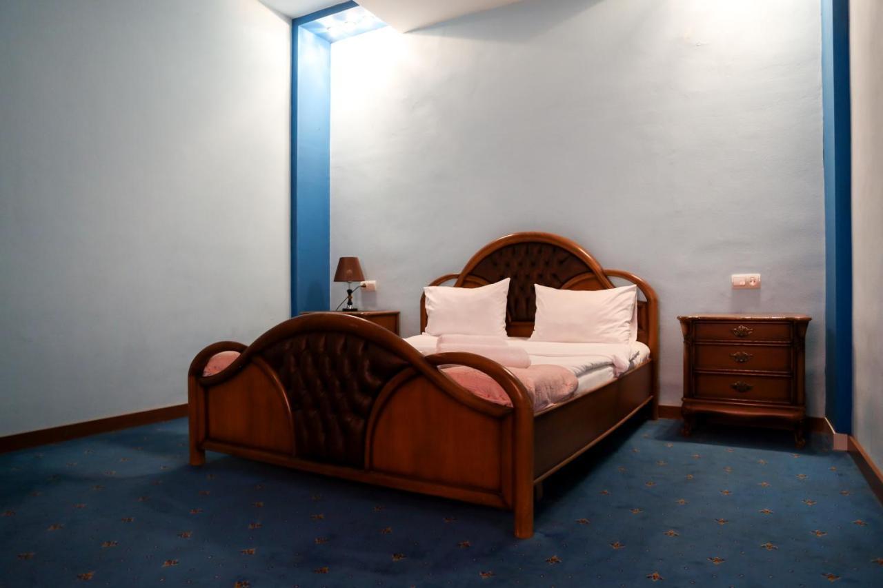 Hotel No Problem à Erévan Extérieur photo