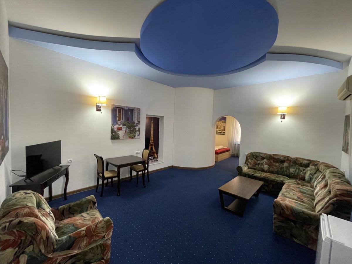 Hotel No Problem à Erévan Extérieur photo