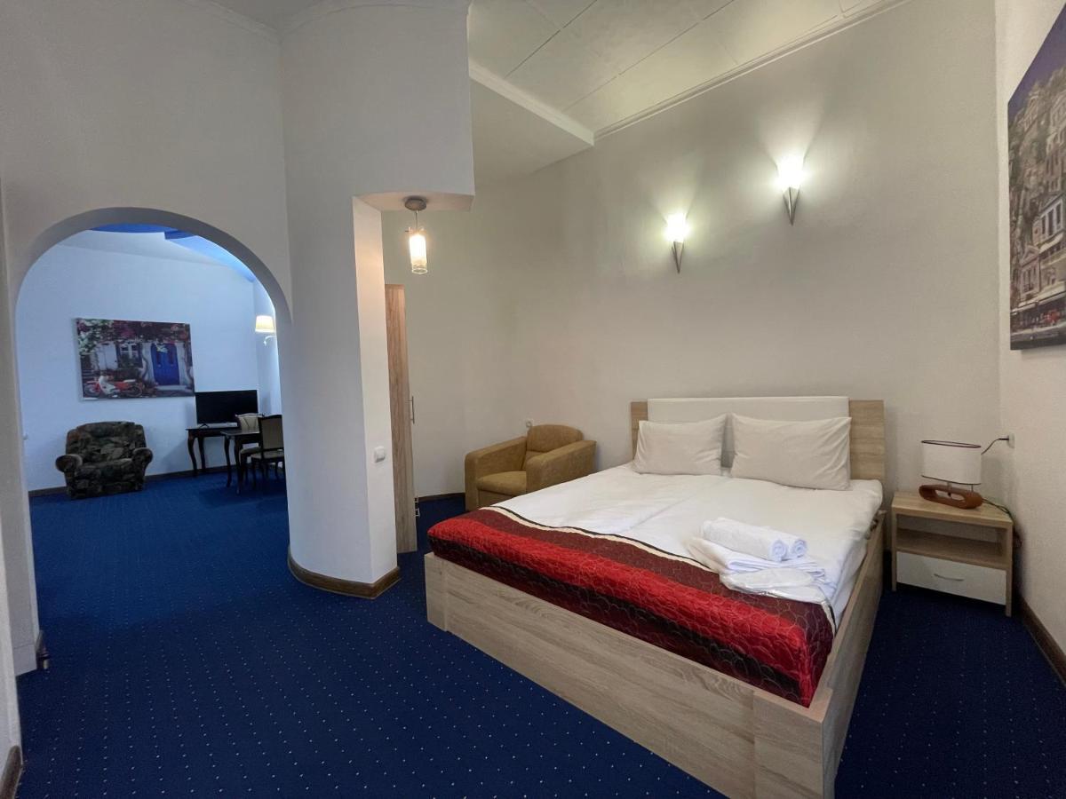Hotel No Problem à Erévan Extérieur photo