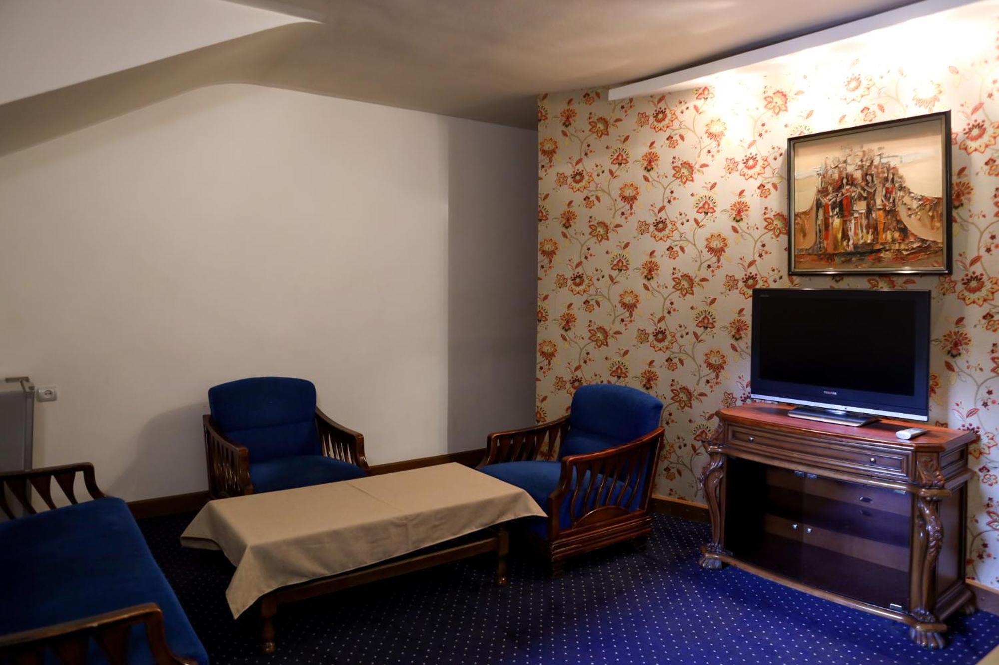 Hotel No Problem à Erévan Extérieur photo